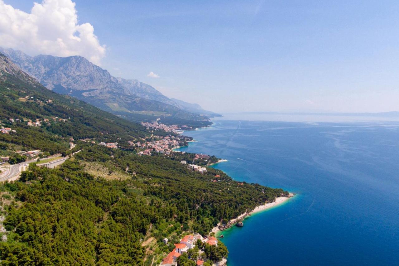 Apartments by the sea Brela, Makarska - 16950 Exteriör bild